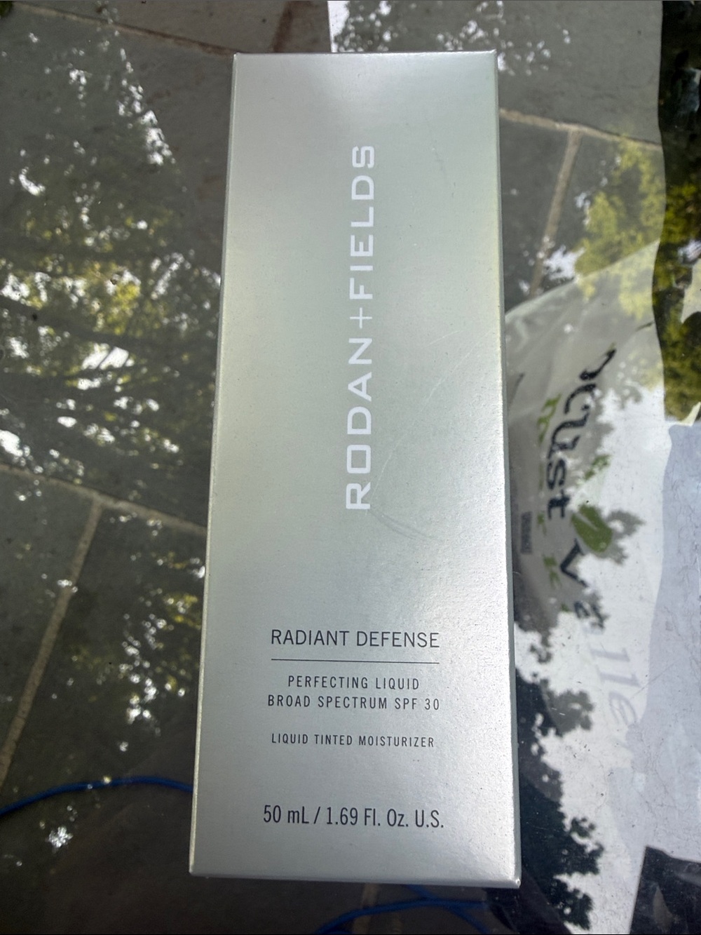 Rodan + Fields Radiant Defense Liquid Tinted Moisturizer SPF 30 - Shell 1 NIB